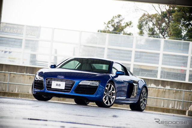 アウディ・R8 クーペ 5.2 FSI quattro