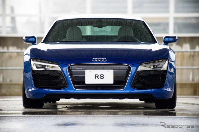 アウディ・R8 クーペ 5.2 FSI quattro