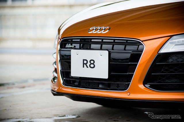 アウディ・R8 クーペ 4.2 FSI quattro