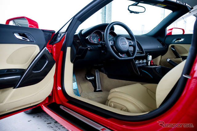 アウディ・R8 スパイダー 5.2 FSI quattro