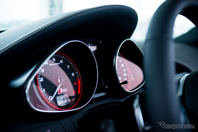アウディ・R8 スパイダー 5.2 FSI quattro