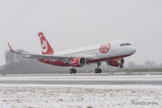 ニキ航空A320