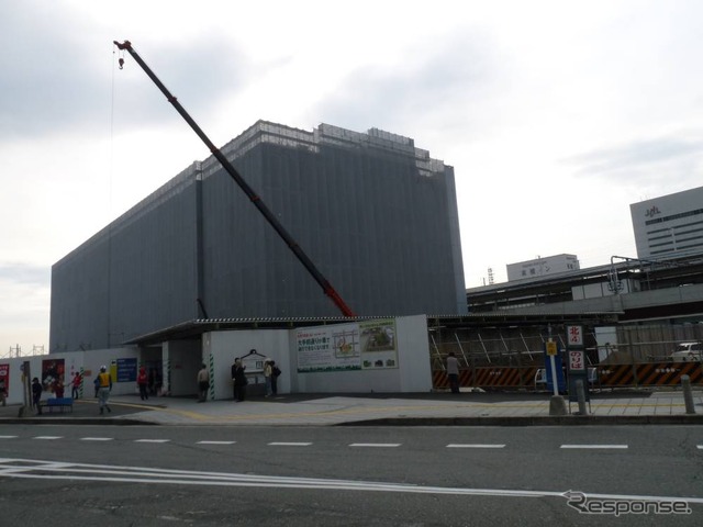 再開発事業が進行中の姫路駅。新駅は大阪方面へ約1.9kmの地点に建設される。