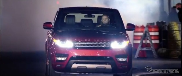 ダニエル・クレイグの運転でニューヨークに登場した新型レンジローバースポーツ