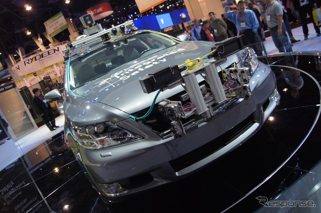 「LEXUS INTEGRATED SAFETY」を搭載したレクサス LS(CES13)(参考画像)