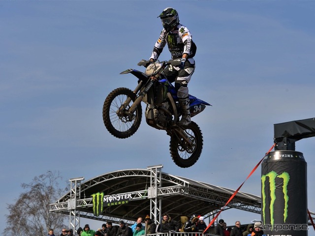 第2ヒートで10位に入った#34 J. ローランツ (YZ450FM)
