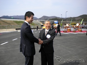 松江自動車道開通