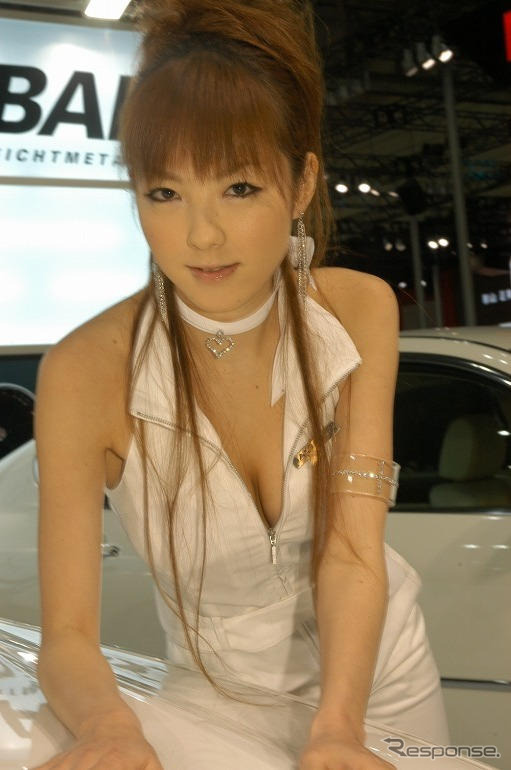 【東京オートサロン05】コンパニオン写真蔵…やけどしそう