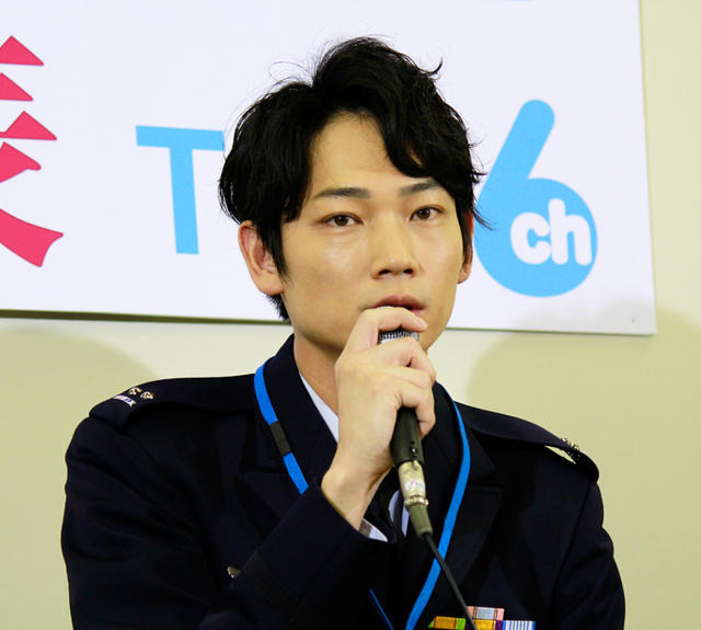 綾野剛/TBS新ドラマ「空飛ぶ広報室」制作発表会見