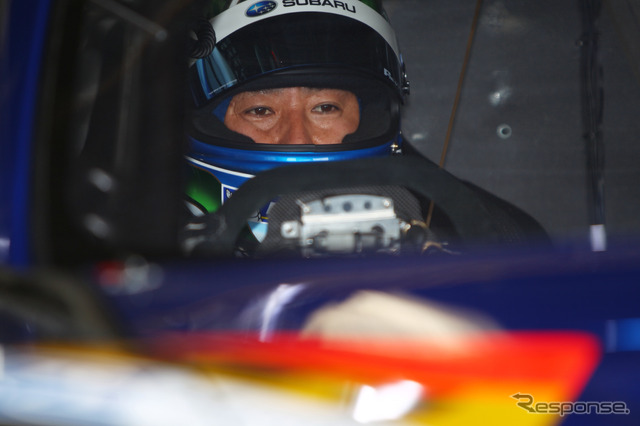 GT300のポールを獲得した、BRZの佐々木孝太(写真は合同テスト時)。写真:SUBARU-STI