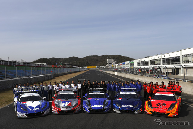 今季のGT500を戦う、ホンダHSV-010 GTのラインナップ。写真:Honda