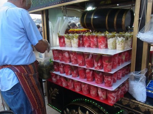 トルコの茶畑を訪ねて (10) イスタンブール 美味 サバサンド