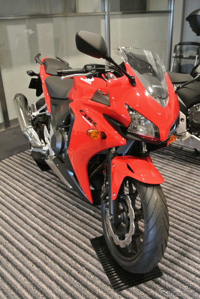 ホンダ CBR400R