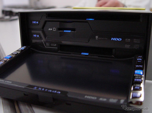 【ストラーダ HDS930長期リポート　その3】デザインにもこだわりを見せる