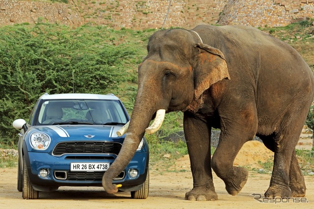 インドで現地生産されるMINIカントリーマン(日本名:MINIクロスオーバー)