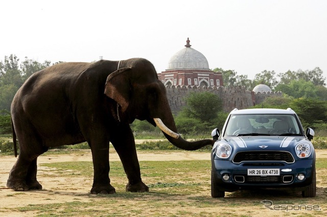 インドで現地生産されるMINIカントリーマン（日本名：MINIクロスオーバー）