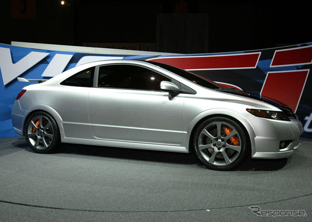 【シカゴモーターショー05】新型 シビック の正式発表はSEMA