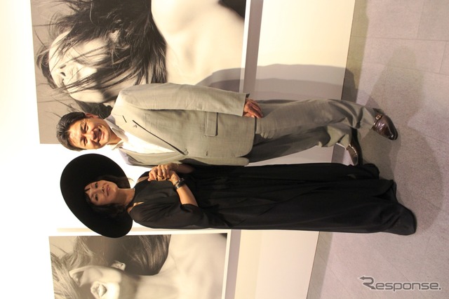 歌手・女優の夏木マリ氏（左）とゼネラルモーターズ・ジャパン代表取締役社長の石井澄人氏（右）