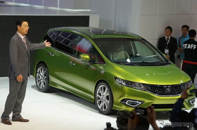 【上海モーターショー13】東風ホンダ、新型車“傑徳”発表…狙いは1980年代生まれの若者