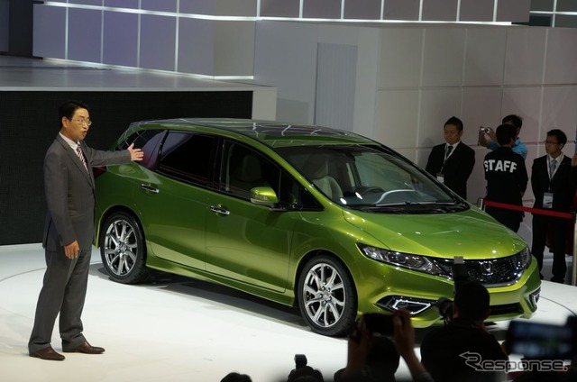 【上海モーターショー13】東風ホンダ、新型車“傑徳”発表…狙いは1980年代生まれの若者