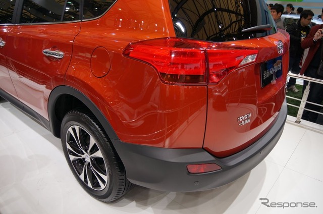 トヨタ RAV4 (上海モーターショー13)