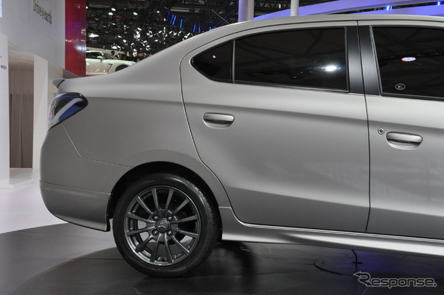 三菱自動車 コンセプトG4（上海モーターショー13）