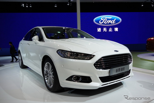 新型 フォード モンデオ（上海モーターショー13）