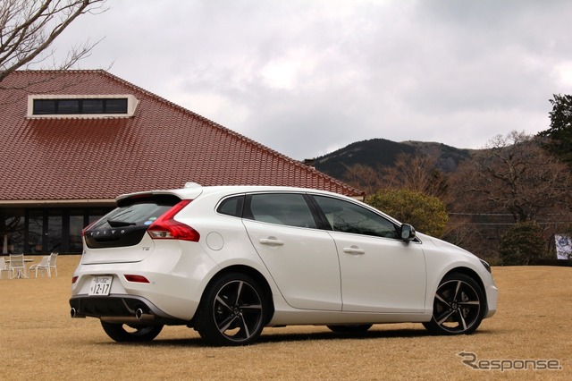 ボルボ V40 T5 R-DESIGN