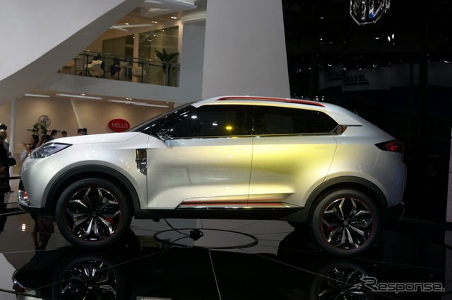 MGの小型SUVコンセプト CS (上海モーターショー2013)