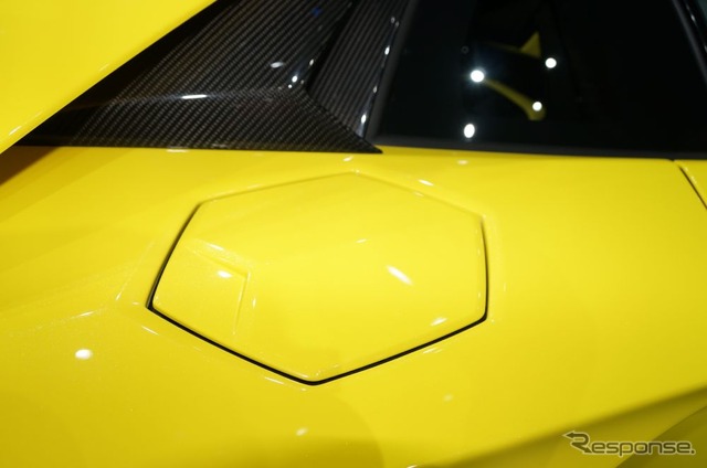 ランボルギーニの創業50周年記念モデル『アヴェンタドール LP720-4 50 Anniversario』(上海モーターショー2013)