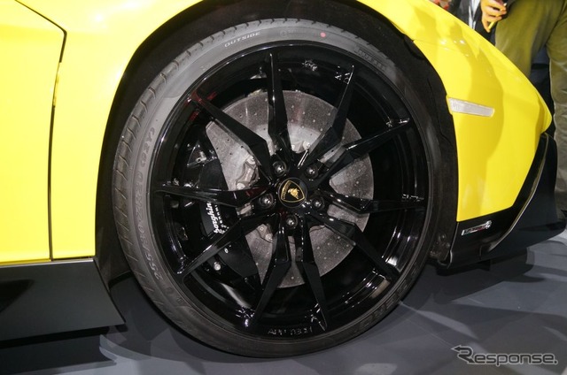 ランボルギーニの創業50周年記念モデル『アヴェンタドール LP720-4 50 Anniversario』(上海モーターショー2013)