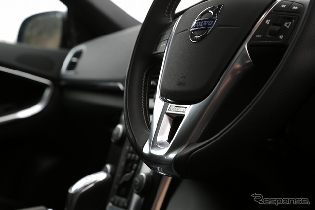 ボルボ V40 T5 R-DESIGN