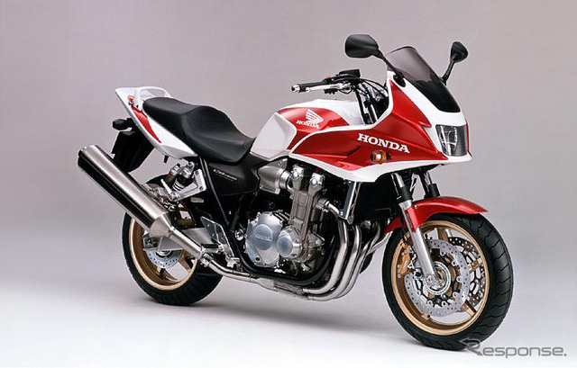 ホンダ、CB1300 SUPER FOURをマイナーモデルチェンジ
