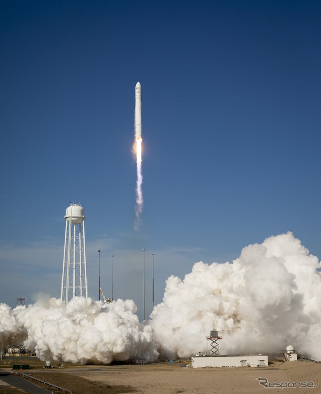 アンタレス・ロケットの打ち上げに成功