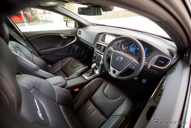 ボルボ・V40 T5 Rデザイン