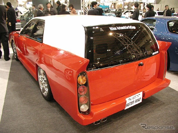 【オートサロン2001速報】70年代風にカスタマイズしたR32 GT-Rワゴン
