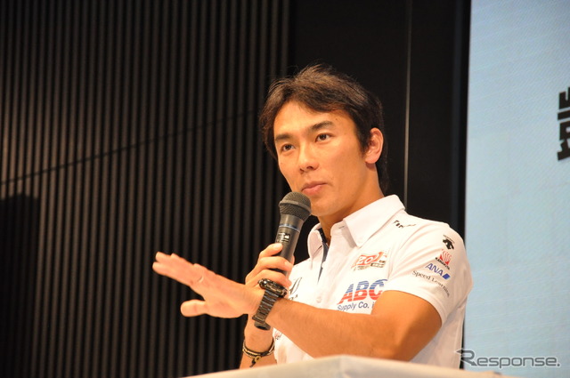 インディカー日本人初勝利の佐藤琢磨選手凱旋会見（ホンダ青山本社）
