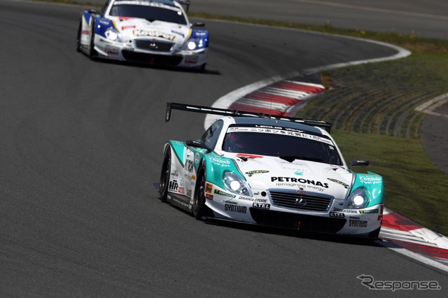 優勝したPETRONAS TOM'S SC430の予選日の走り。写真:TOYOTA