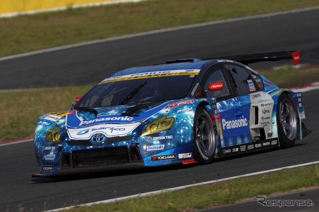 GT300クラス優勝の#31 Panasonic apr PRIUS GT。写真:TOYOTA