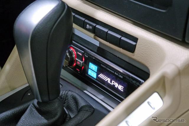 本格的5.1chサラウンドを楽しめたBMWのデモ。写真は高機能オーディオプロセッサー・PKG-H800のコントローラー・RUX-C800、