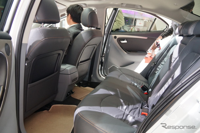 海馬汽車・M8(上海モーターショー13)