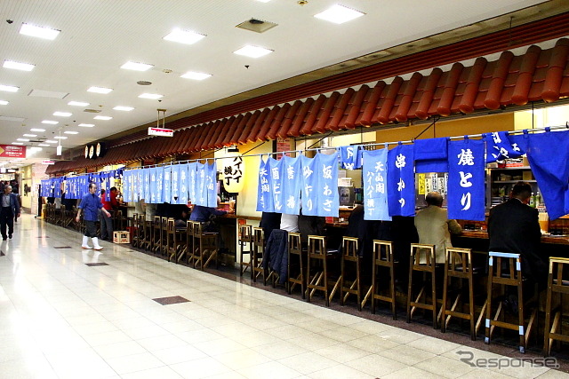 鶴橋駅のハイハイ横丁(2013年4月末)