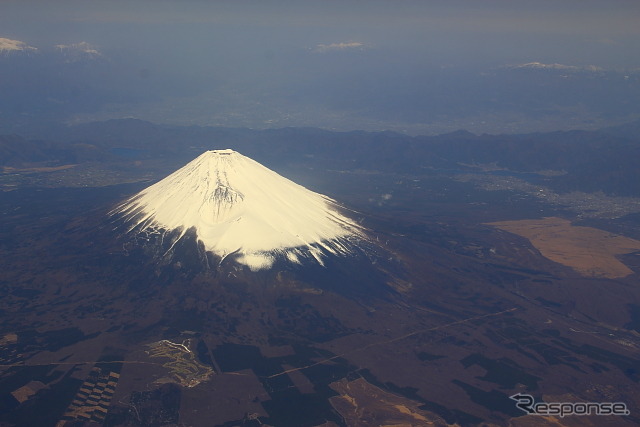 東京発徳島行きJEX1433便から見た富士山(2013年4月)