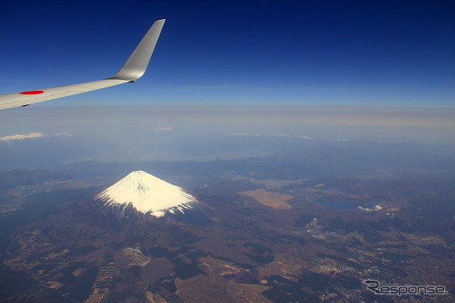 東京発徳島行きJEX1433便から見た富士山(2013年4月)