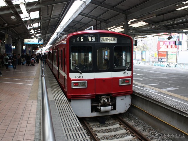 京急川崎駅の大師線ホーム。