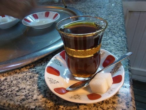 トルコの茶畑を訪ねて (7) イスタンブール グランドバザールで両替