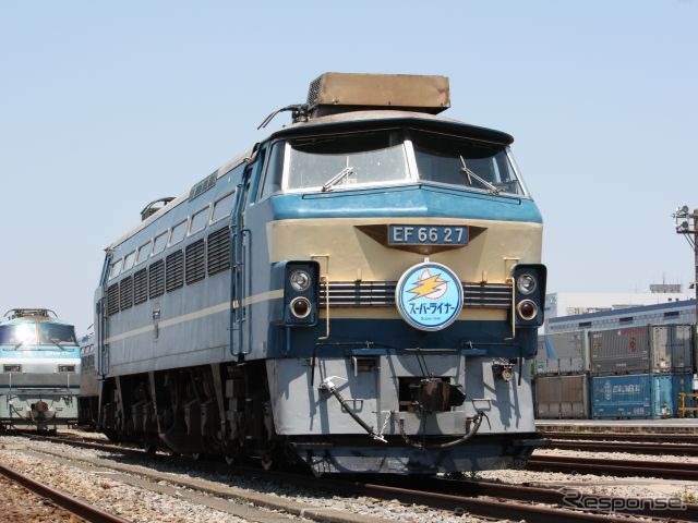 EF66形電気機関車(EF66 27)。