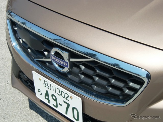 ボルボ V40 クロスカントリー T5 AWD