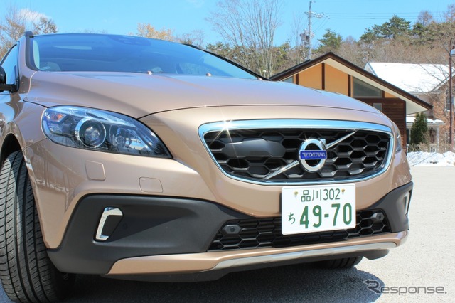 ボルボ V40 クロスカントリー T5 AWD
