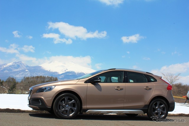 ボルボ V40 クロスカントリー T5 AWD